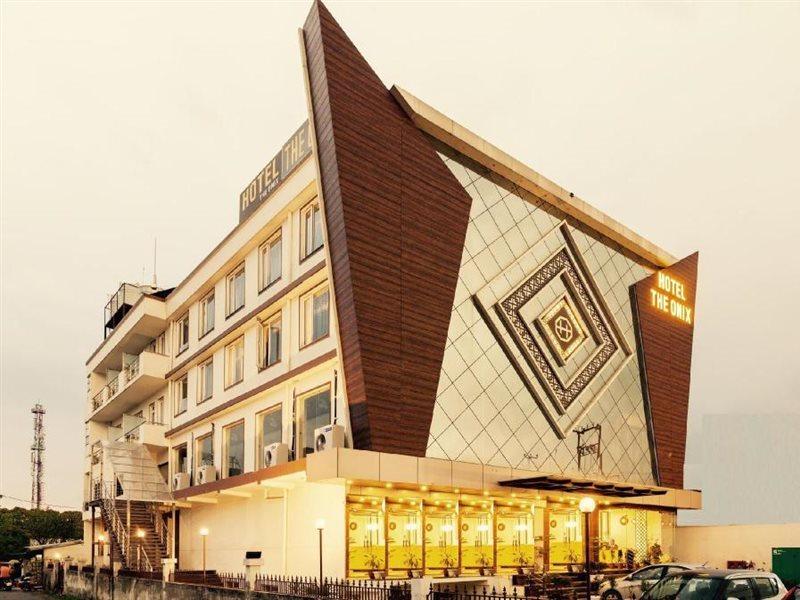 Hotel The Onix Dehradun Extérieur photo