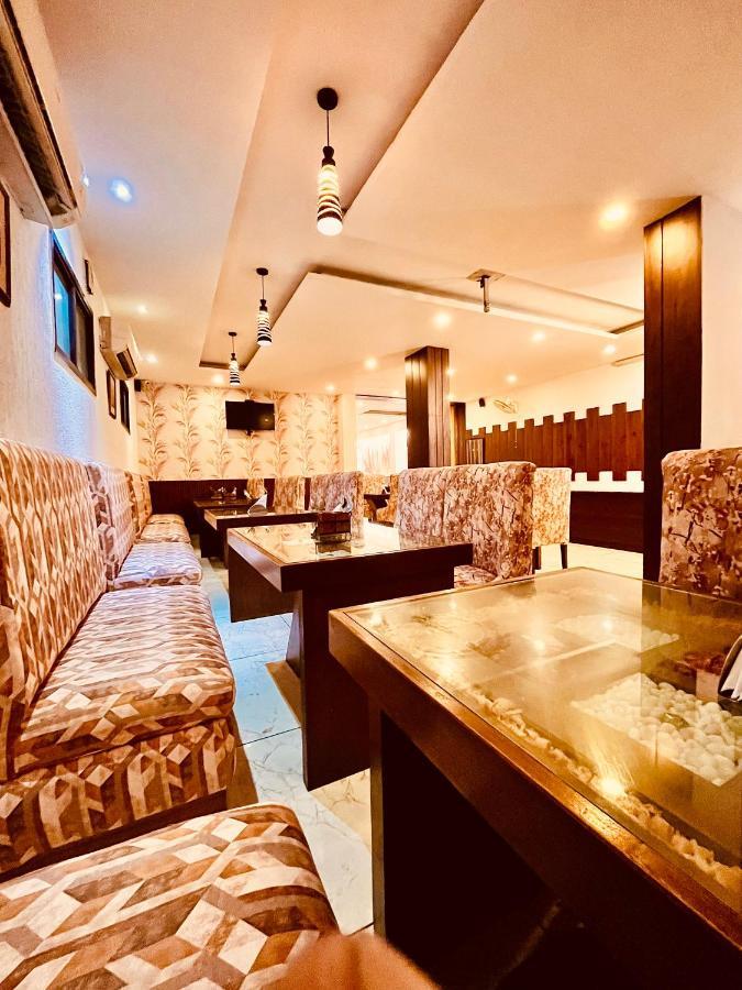 Hotel The Onix Dehradun Extérieur photo