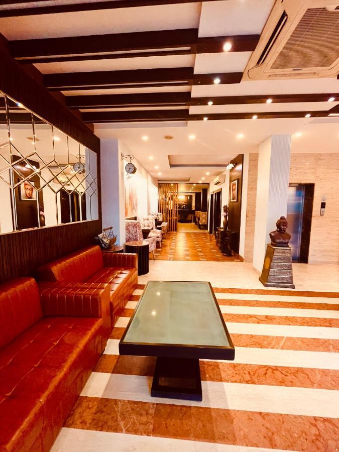 Hotel The Onix Dehradun Extérieur photo