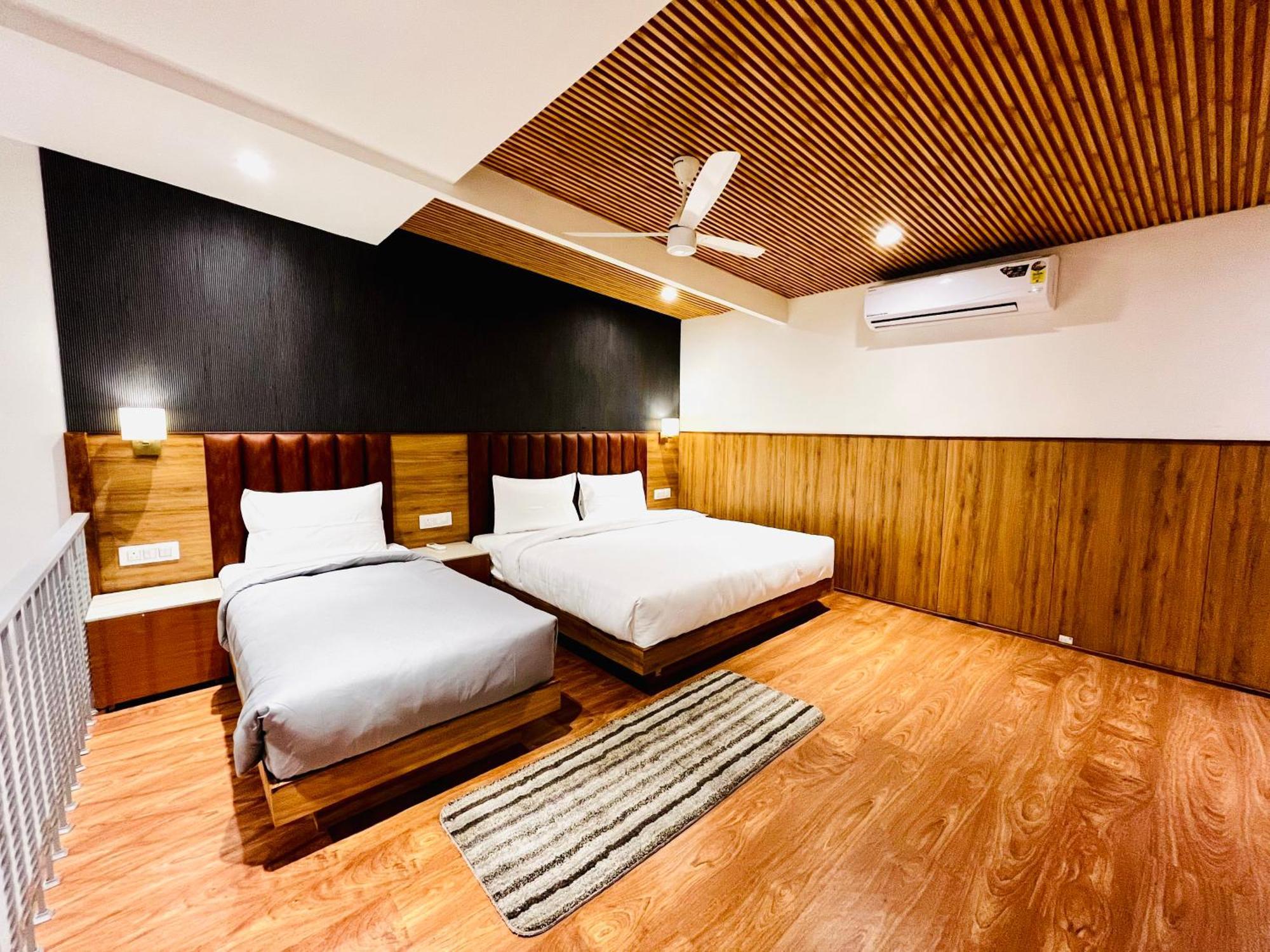 Hotel The Onix Dehradun Extérieur photo
