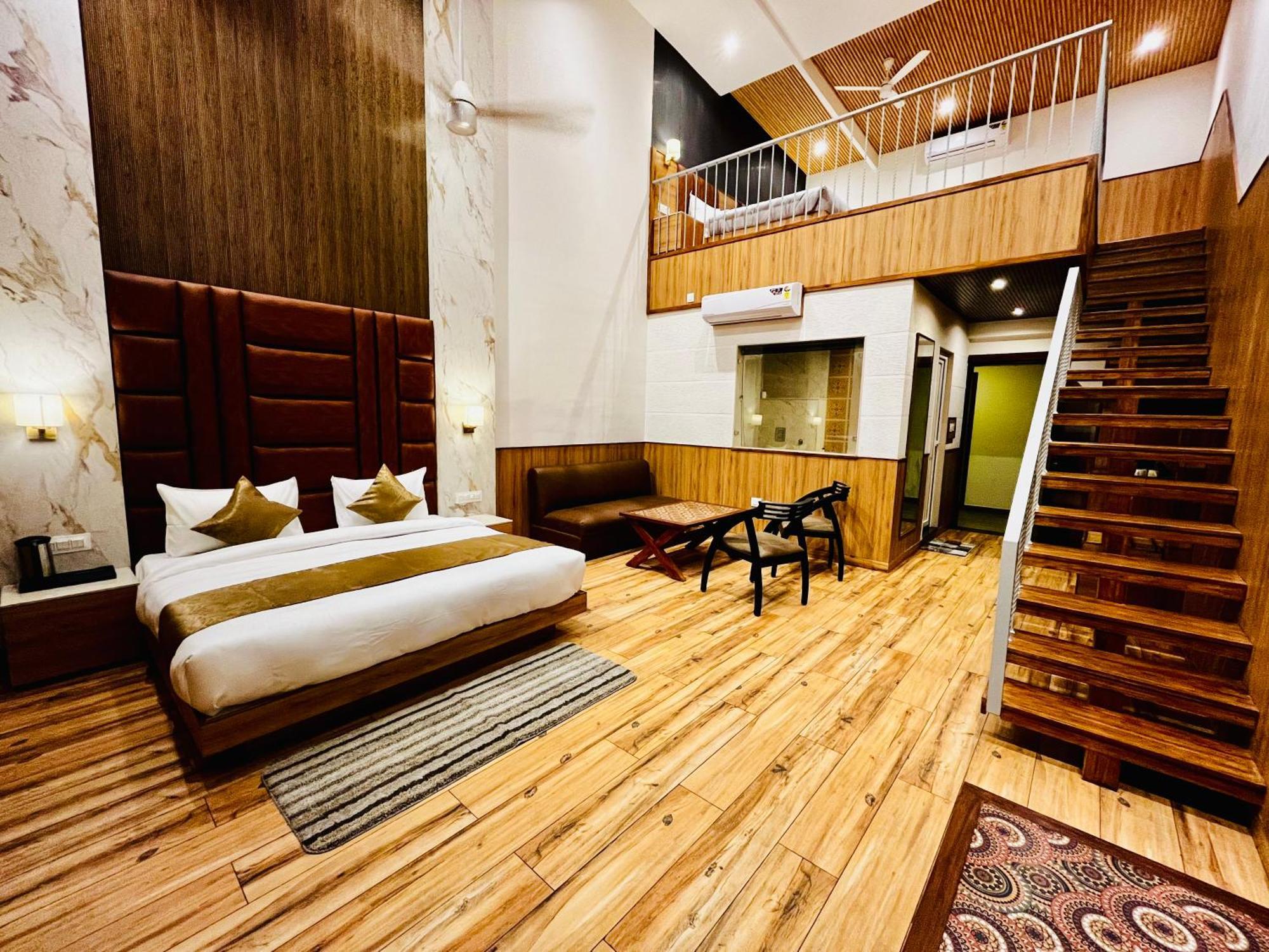 Hotel The Onix Dehradun Extérieur photo