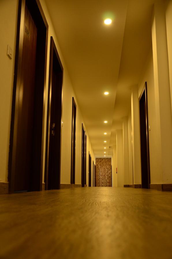 Hotel The Onix Dehradun Extérieur photo