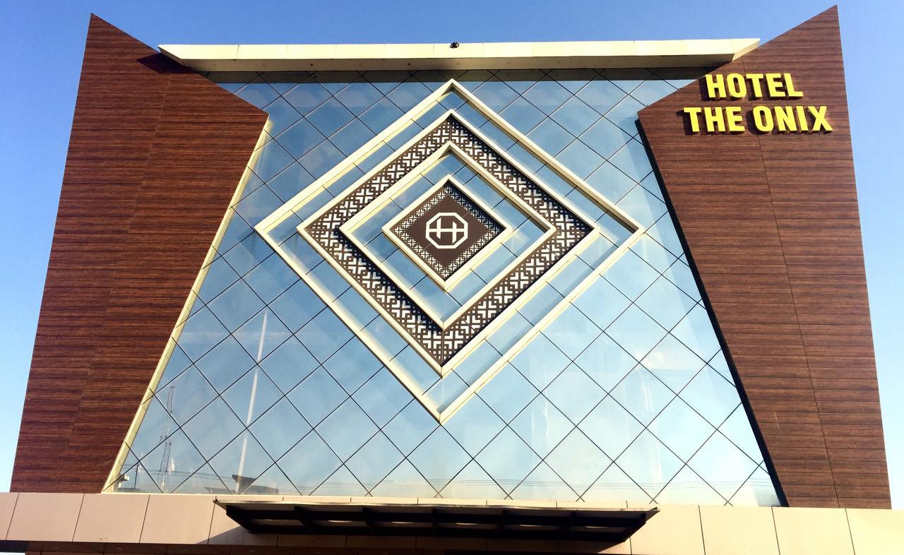 Hotel The Onix Dehradun Extérieur photo